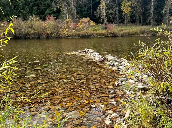 10536 Old River Rd, Kingston, ID 83839