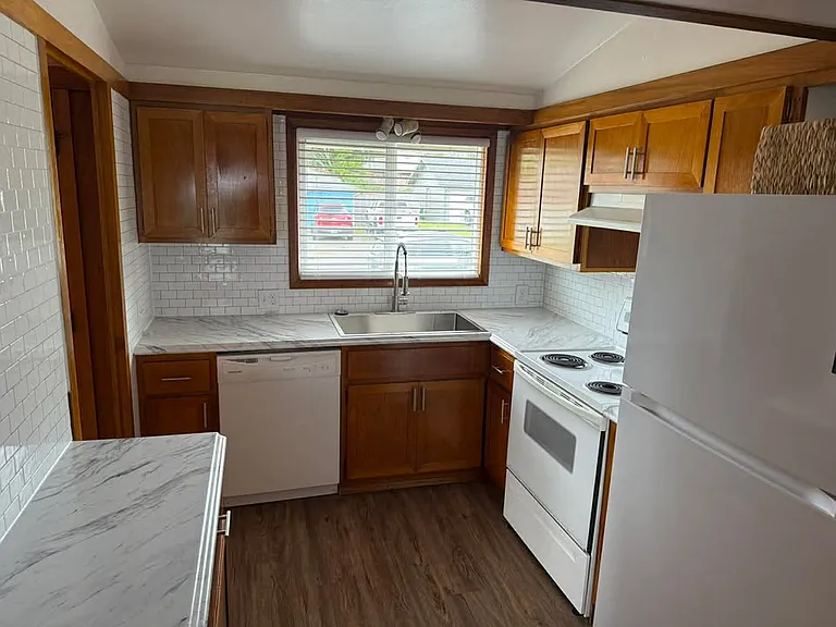 1726 Grant St — Photo 16