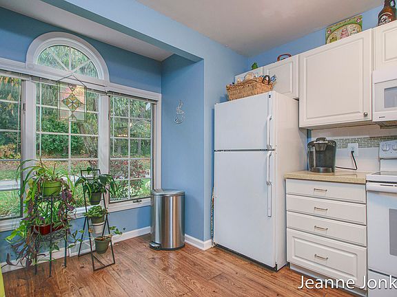 5th image of 3283 Woodwind Dr NE