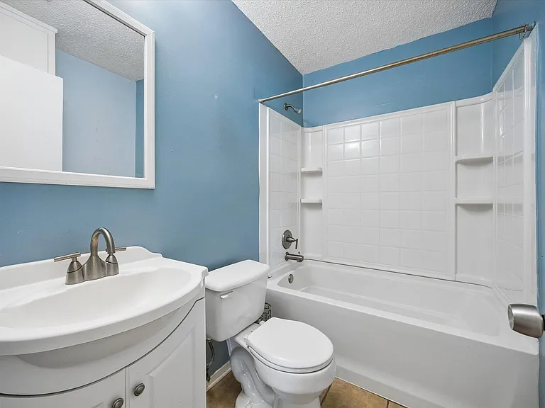 8106 Sonnet Ave #101 — Photo 5