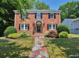 132 N Main St, West Hartford, CT 06107