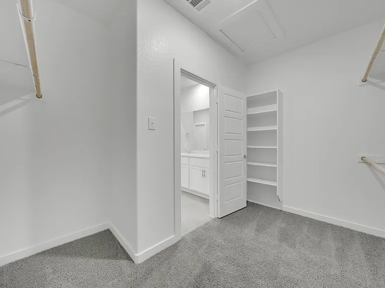 305 Millwood Ln — Photo 23