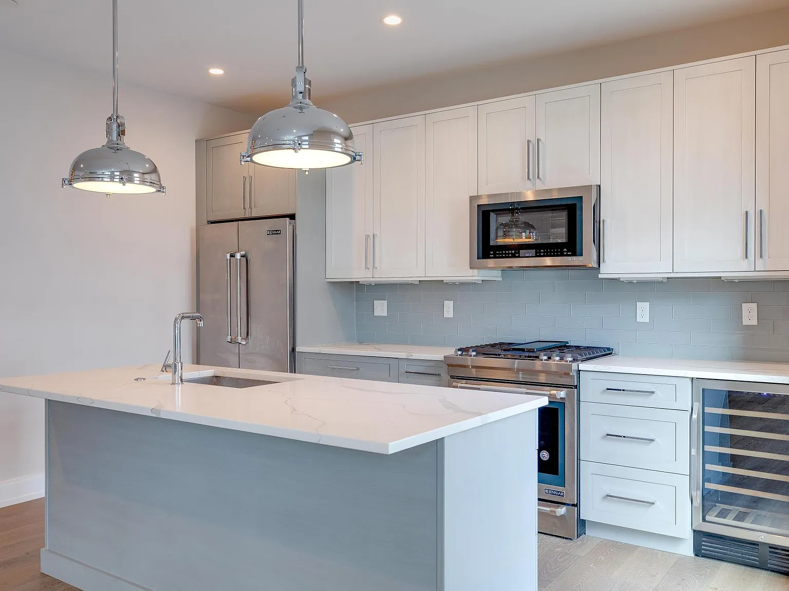 2 bed, 1186 sqft, $3,900 — Photo 4