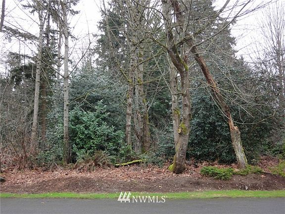 4th image of 142 xx 79th Avenue NE