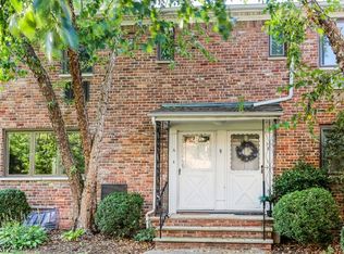 9 Troy Ln #1, Short Hills, NJ 07078