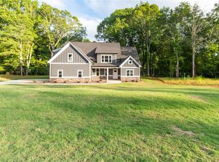 1016 Riverstone Dr, Social Circle, GA 30025