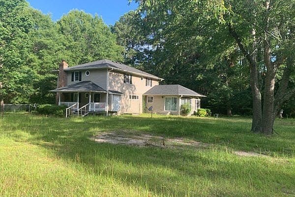 1st image of 600 Dogwood Ln