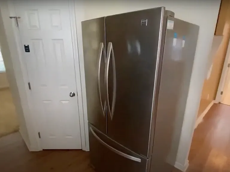 3301 Genlee Dr — Photo 2