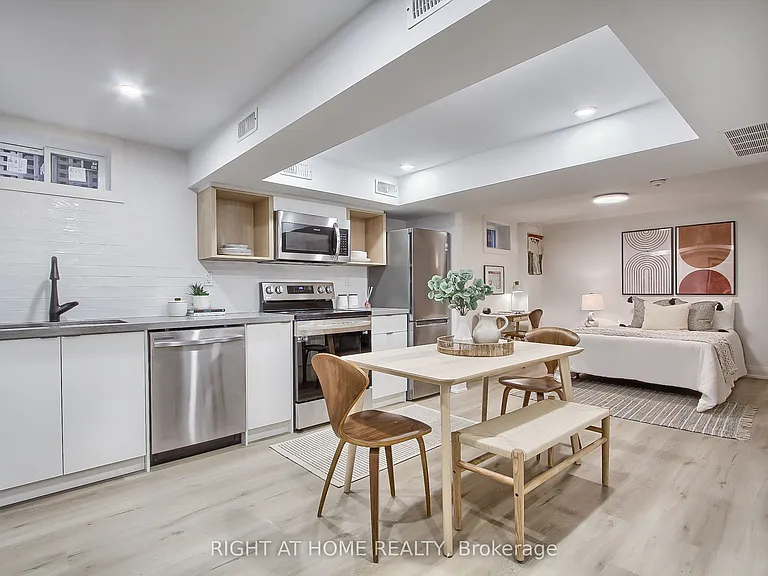 1201 Dovercourt Rd #4 — Photo 8