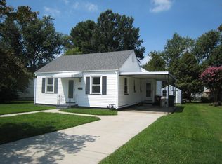 518 Riverview Rd, Colonial Heights, VA 23834