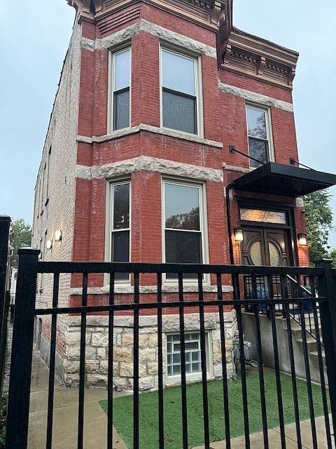 2nd image of 6030 S Aberdeen St