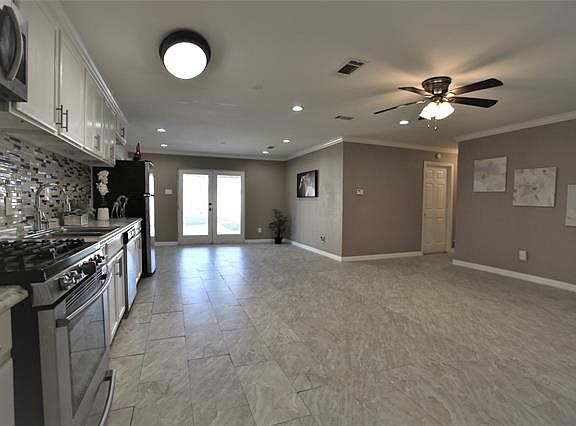 5th image of 1305 Bay Shore Dr