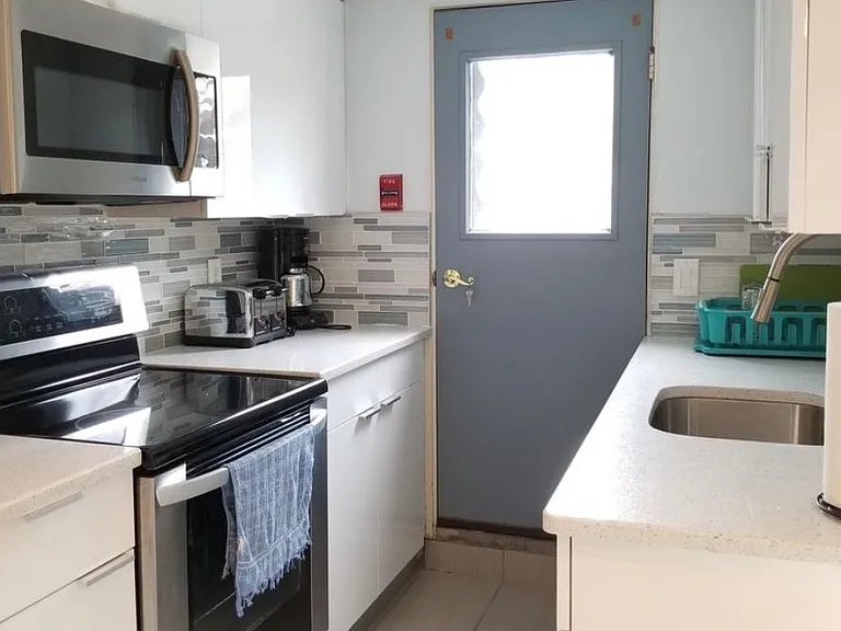 423 S 13th St #3 — Photo 3