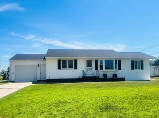 610 E 2nd St, Graceville, MN 56240