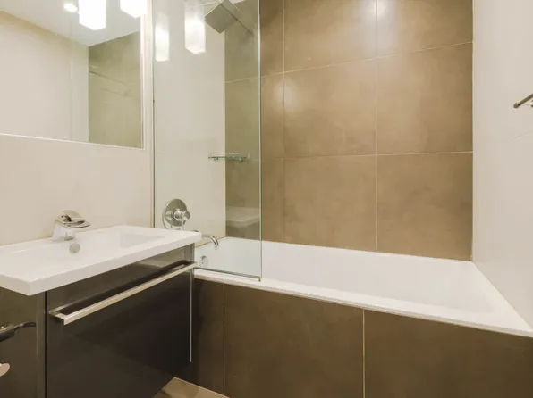 431 West 37th Street image 11 of 37