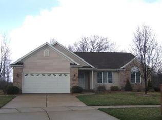 11223 Lochgreen Dr, Lansing, MI 48917