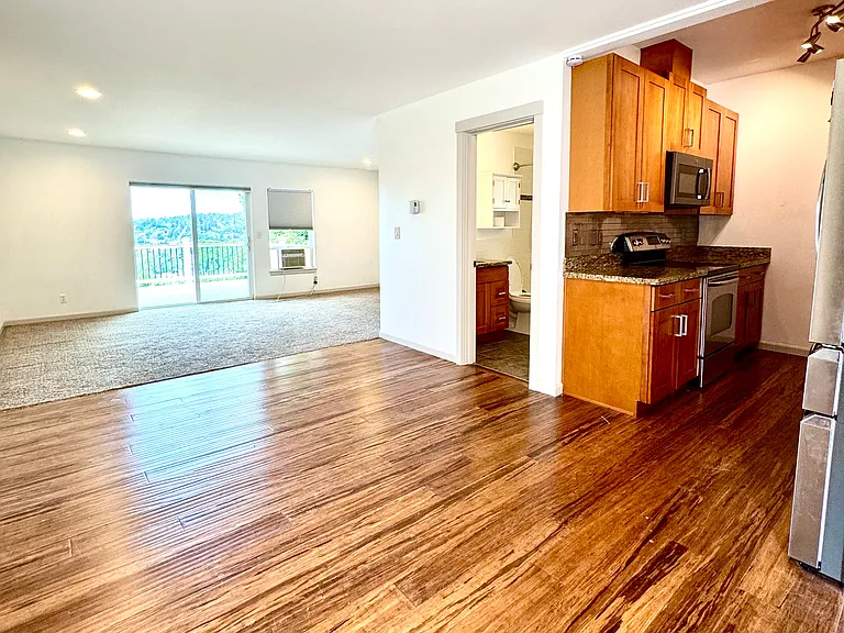 419 Cedar Ave S — Photo 5
