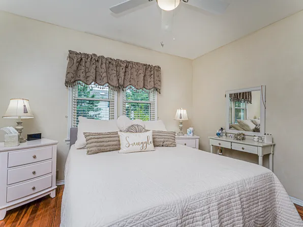 76 Whitman Avenue image 10 of 27