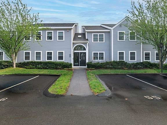 4th image of 403 Tuckers Ln