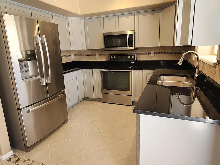 3618 E Potter Dr — Photo 23