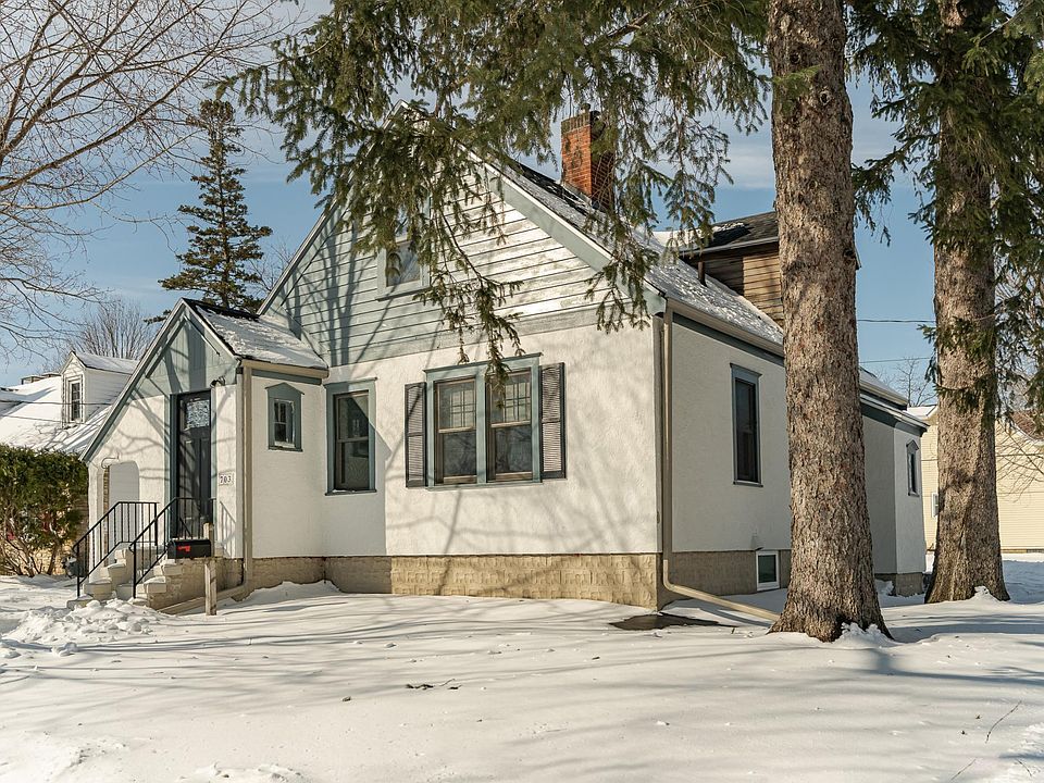 1st image of 703 9th Ave SE