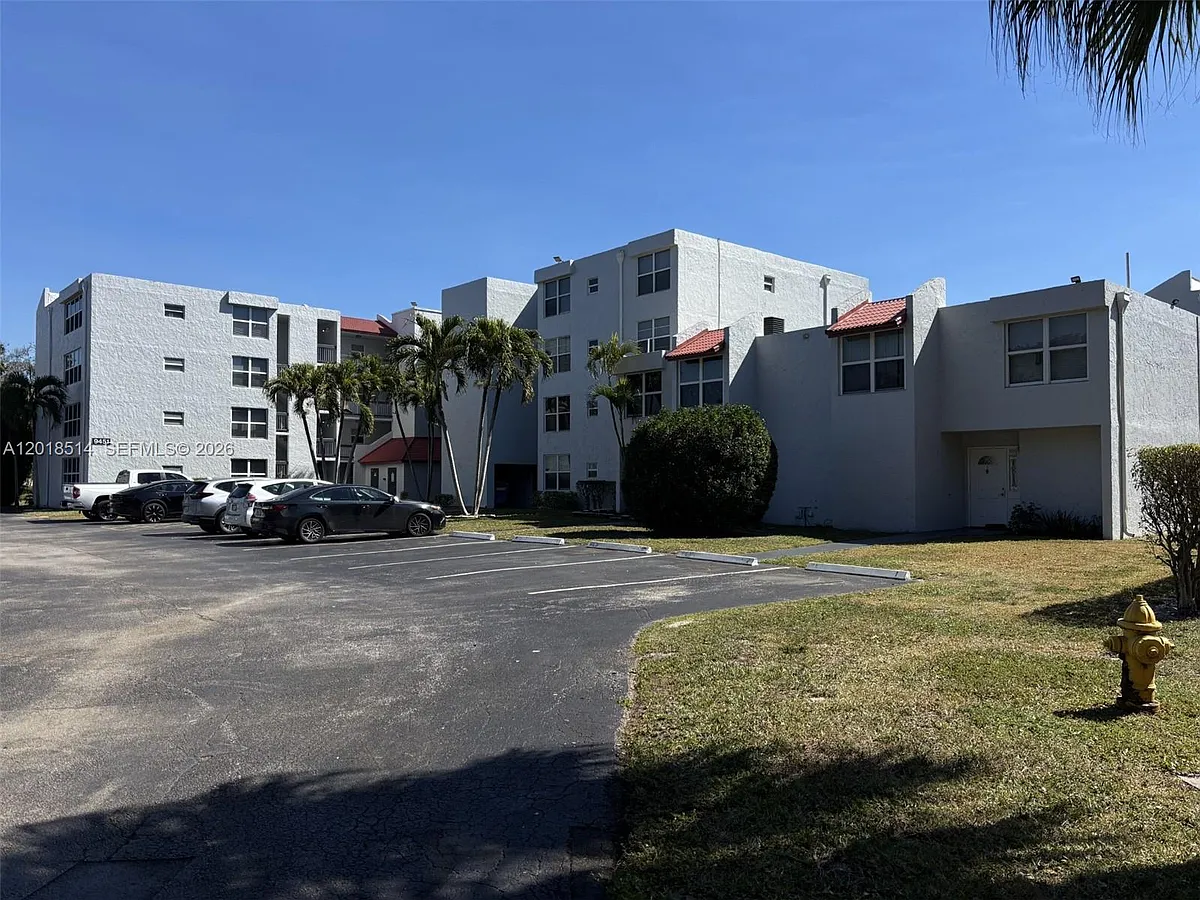 Building Photo - 9451 Evergreen Pl #102
