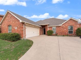 1517 White Willow Ln, Arlington, TX 76002