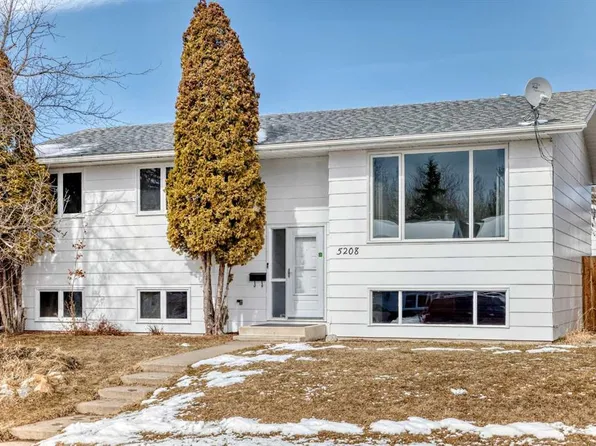 5208 S 40th St, Innisfail, AB T4G 1G9