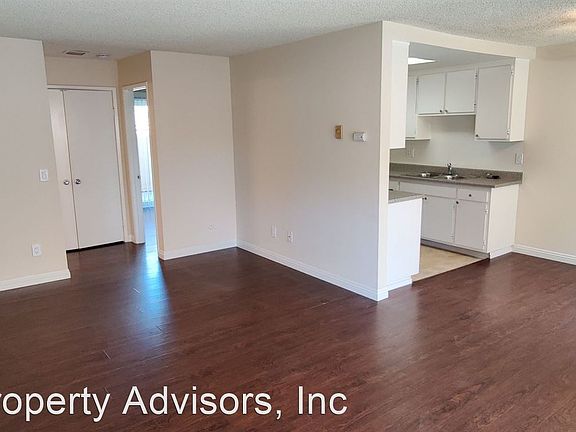3rd image of 2032 Cypress Ave #12