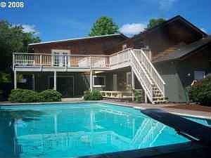 double deck - sparkling pool