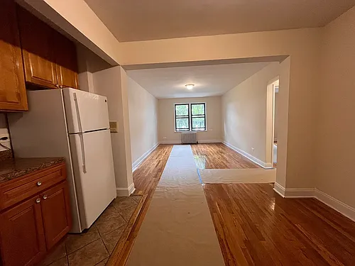 31-77 33rd St #4A Photo 1 31-77 33rd St #4A Photo 1