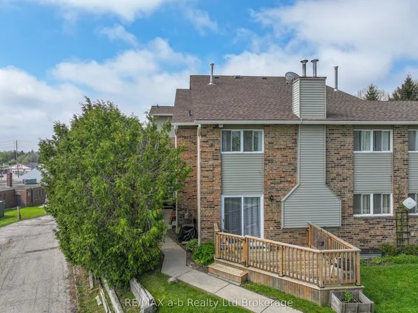 19 Wren Ct #8, Tillsonburg, ON N4G 5K2