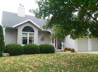 529 W Mohawk Trl, Deforest, WI 53532