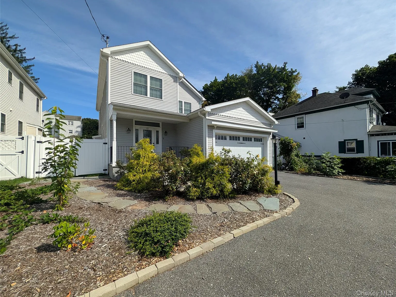 4 bed, 2.5 bath, 2310 sqft, $7,500 — Photo 2