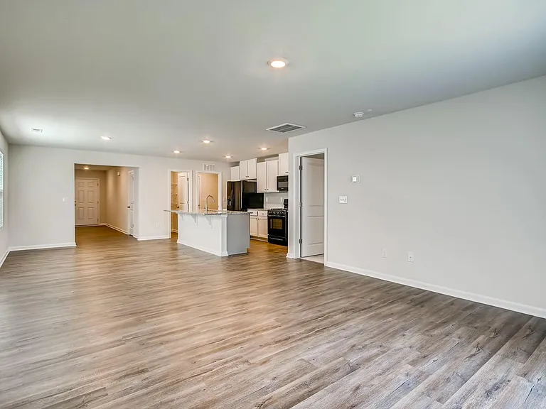 3177 Treyson Dr — Photo 3