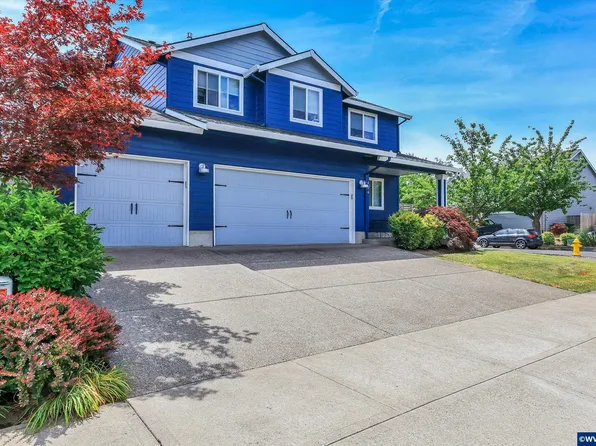 404 Vine Ave, Woodburn, OR 97071