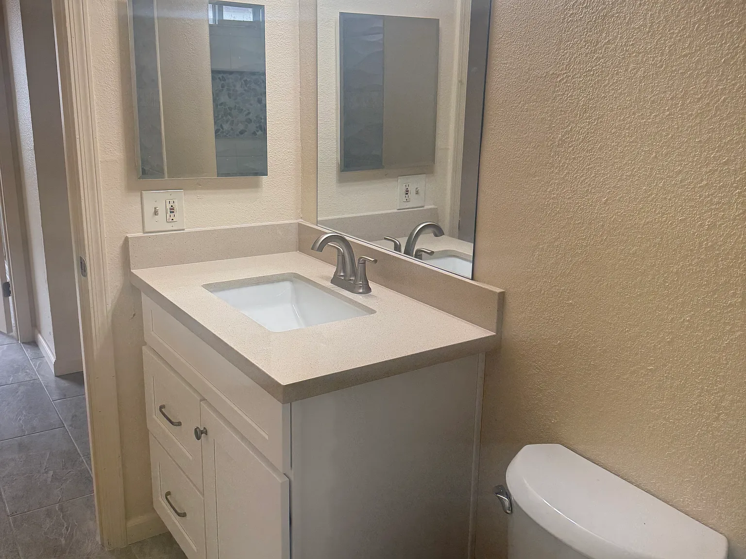 2 bed, 800 sqft, $1,090 — Photo 2