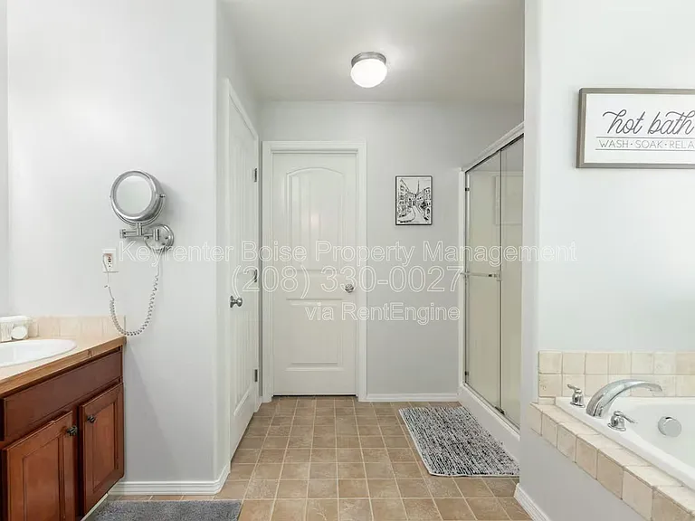 879 N Traquair Pl — Photo 29