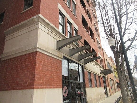 2nd image of 1148 W Monroe St #3
