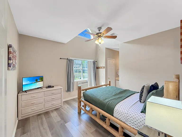 Spare bedroom #2