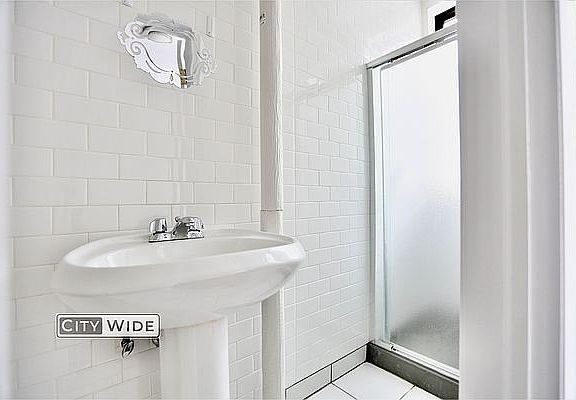5th image of 230 E 89th St APT 4E