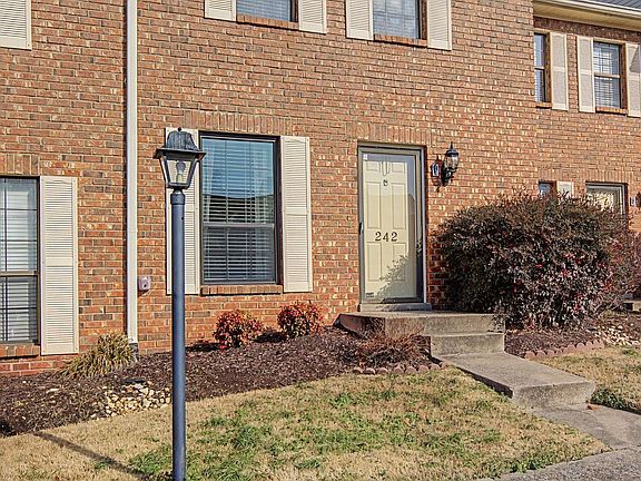 3rd image of 242 Thistle Ln Unit 242