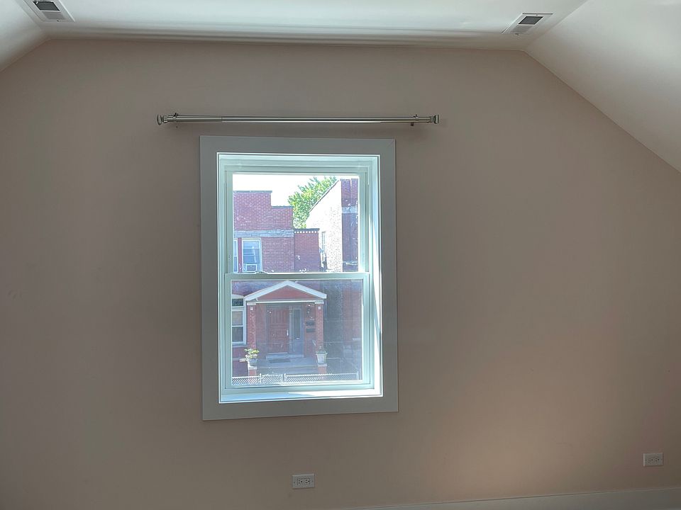 2nd image of 2454 W Huron St #2