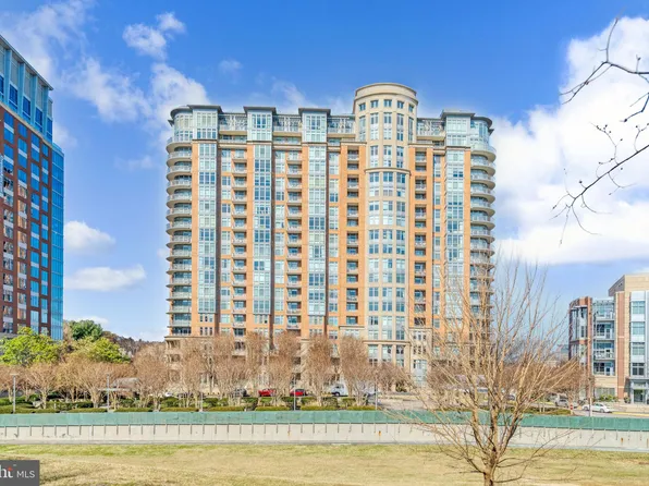 8220 Crestwood Heights Dr APT 519, Mc Lean, VA 22102