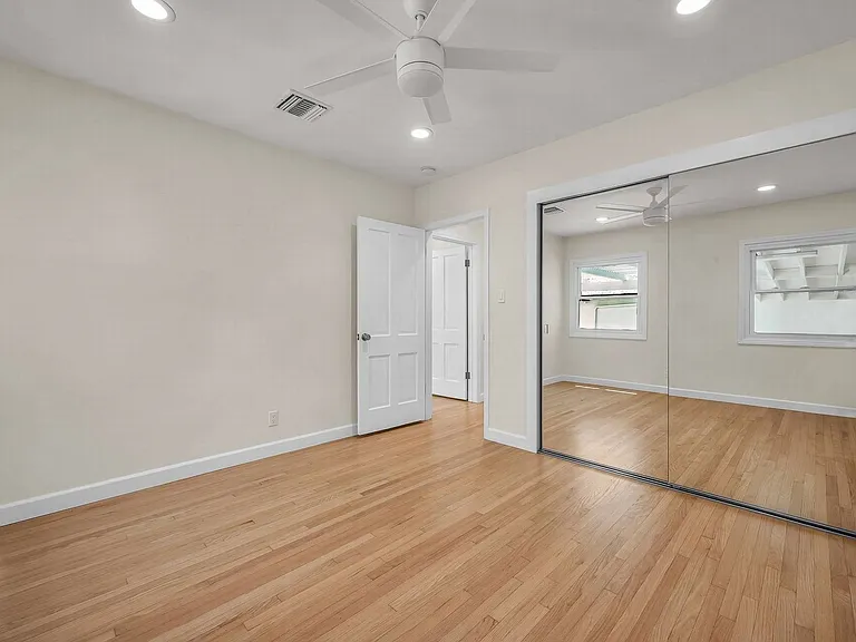 2828 Avenel St — Photo 13