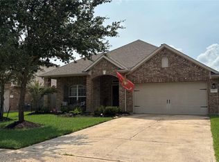 9810 Shimmering Lakes Dr, Rosharon, TX 77583