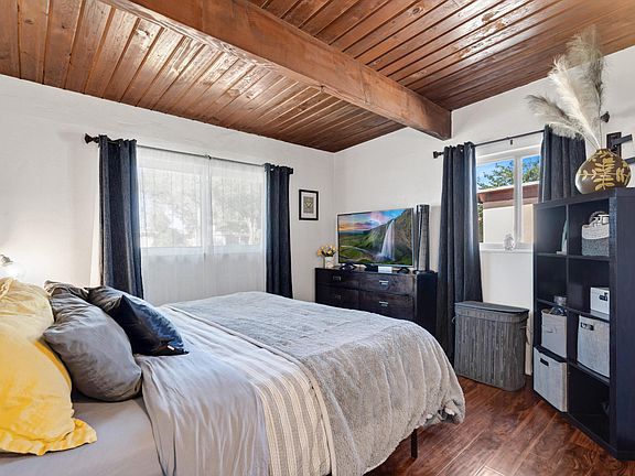 4th image of 2620 Georgia St NE