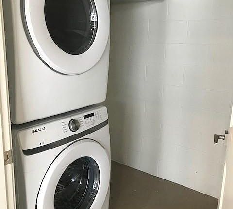 5th image of 834 S 6th Ave #114