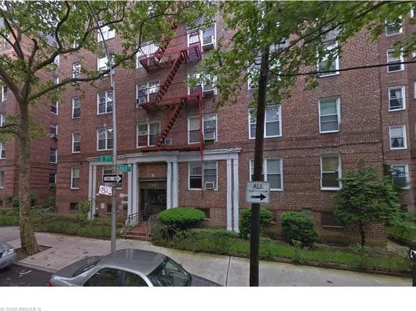 2514 East Seventh Street image 1 of 8