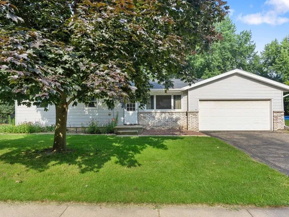860 Broadway Dr, Sun Prairie, WI 53590